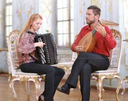 Bastova_Macek_2023_UVODNIK